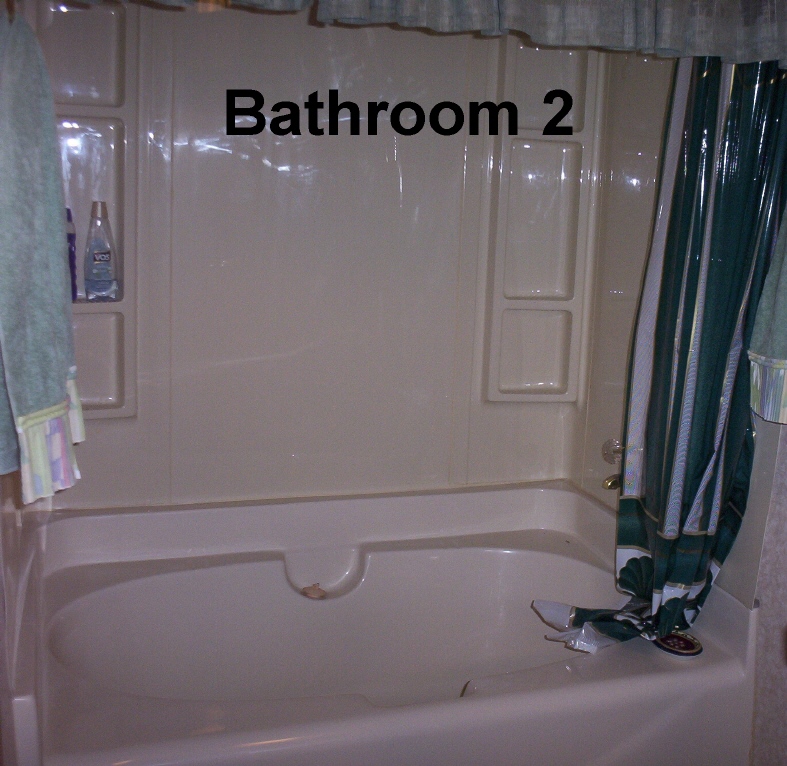 bathroom2_2_unit3resized.jpg