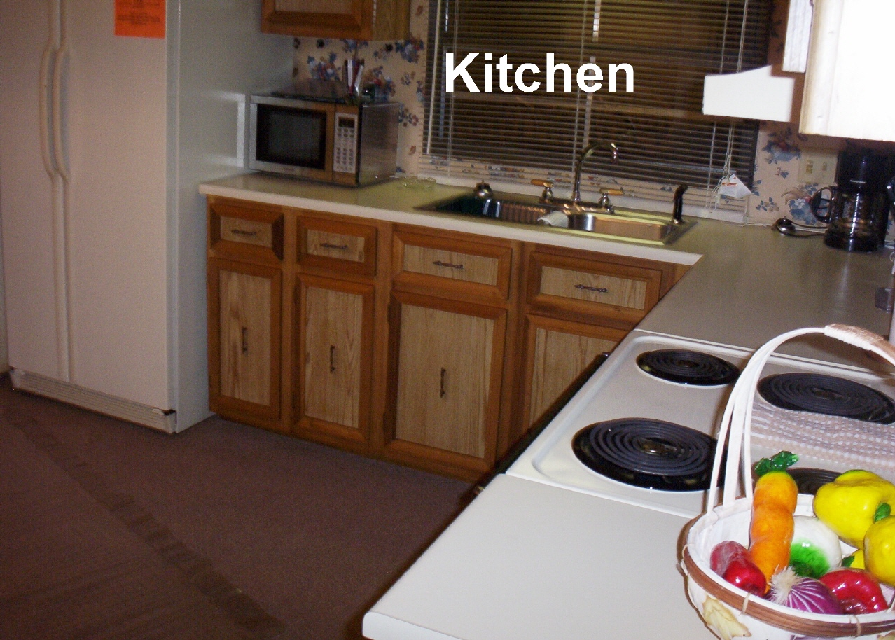 kitchen1_unit3resized.jpg