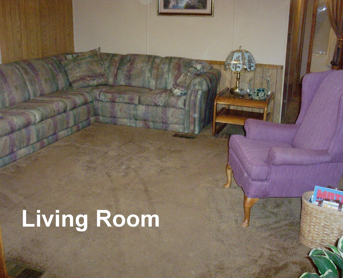 livingroom4_unit3resized.jpg